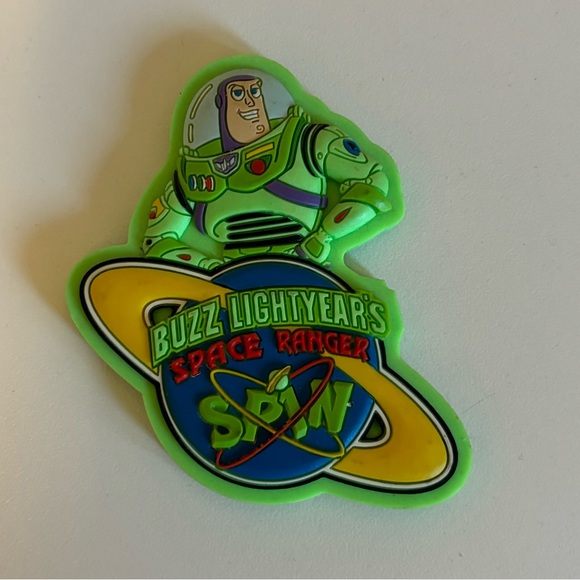 Buzz Lightyear Spin Magnet from Disneyland - Picture 1 of 2